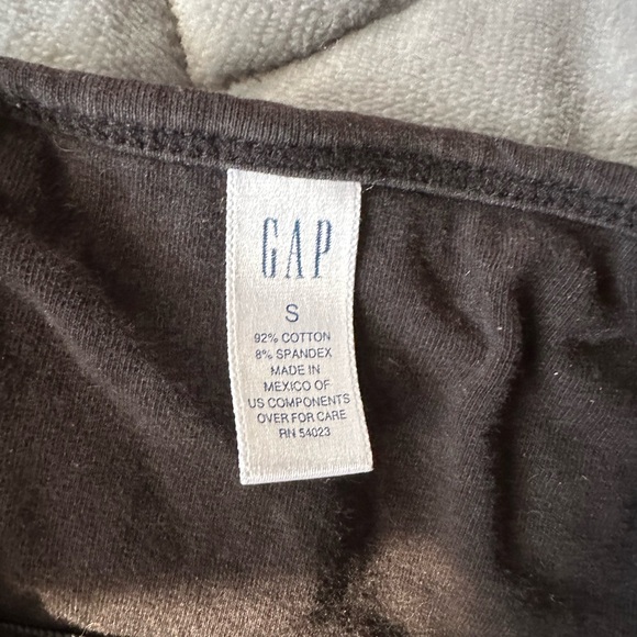 GAP Black Camisole Top - Picture 3 of 3